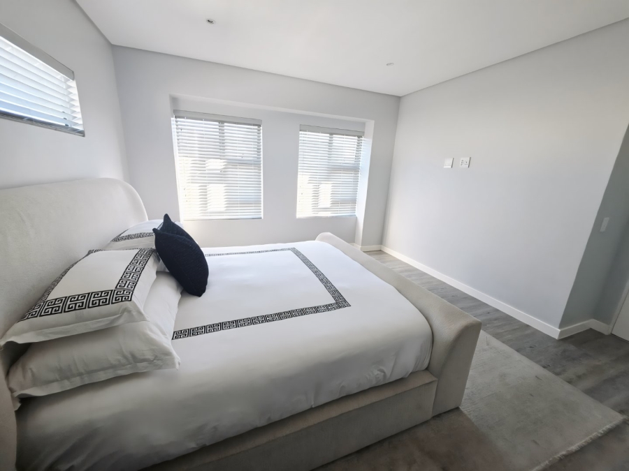 To Let 4 Bedroom Property for Rent in Sandown Western Cape